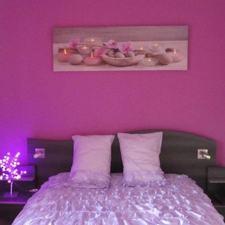 Les Glycines Bed & Breakfast Choloy Bagian luar foto