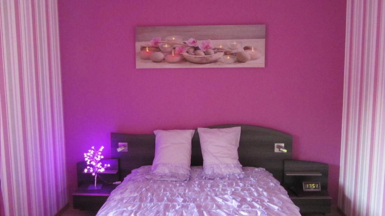 Les Glycines Bed & Breakfast Choloy Bagian luar foto