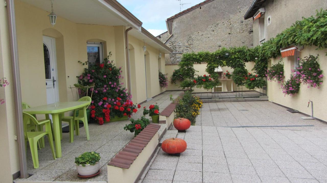 Les Glycines Bed & Breakfast Choloy Bagian luar foto