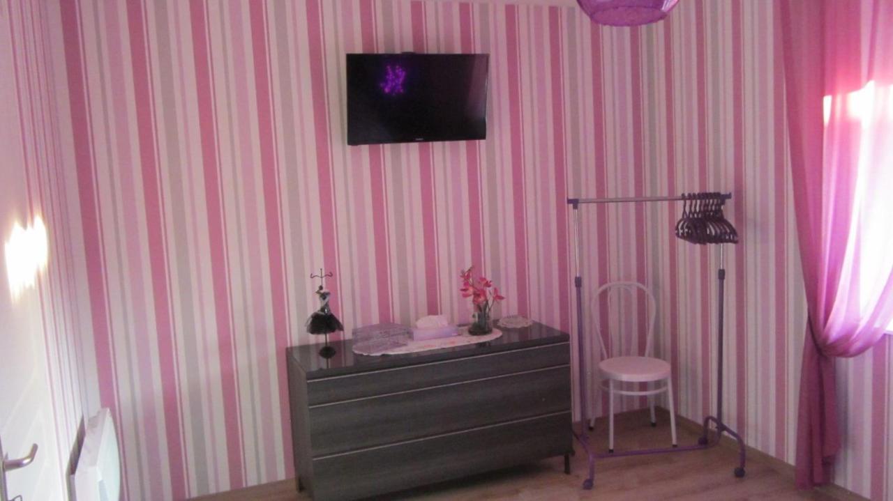 Les Glycines Bed & Breakfast Choloy Bagian luar foto