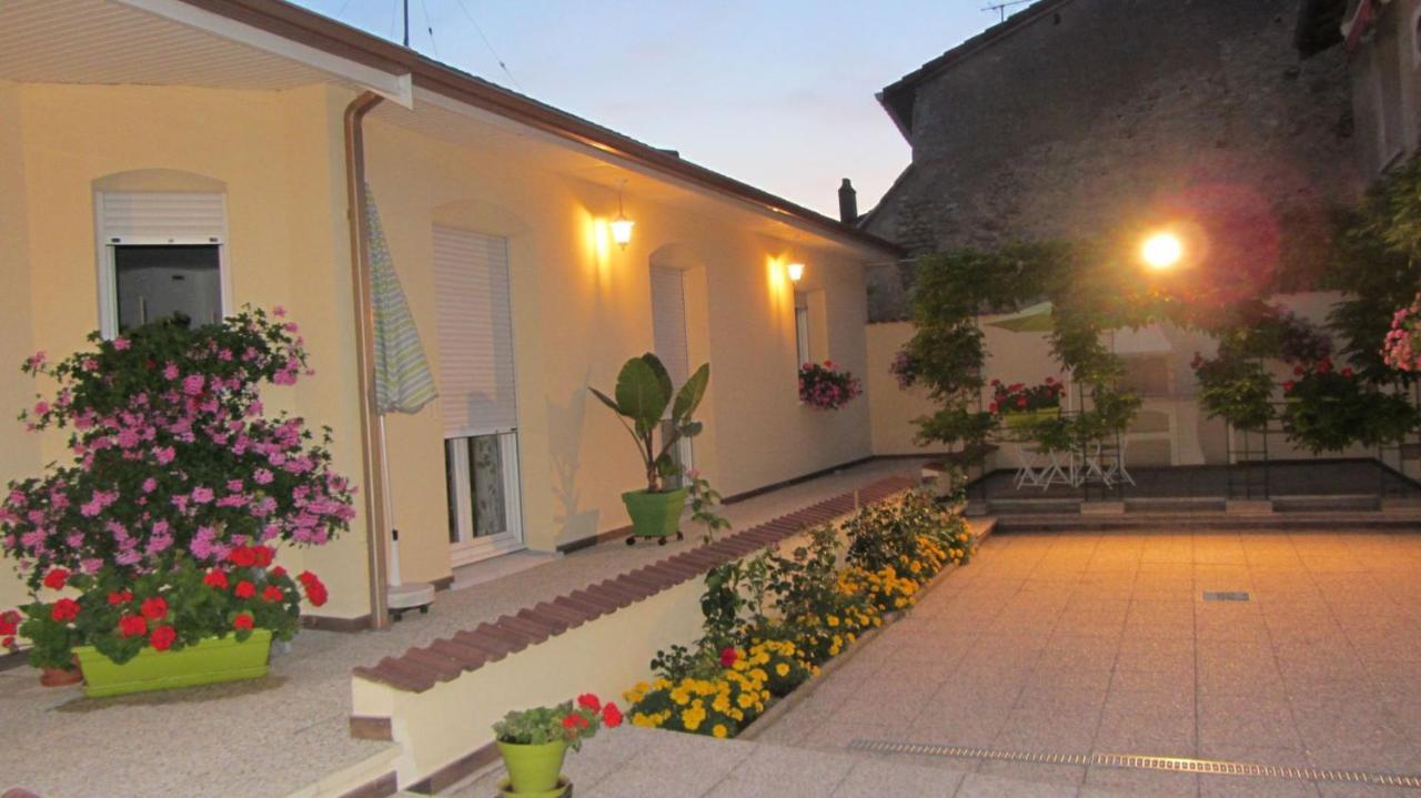 Les Glycines Bed & Breakfast Choloy Bagian luar foto