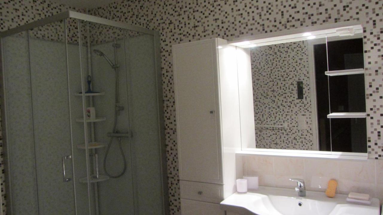 Les Glycines Bed & Breakfast Choloy Bagian luar foto